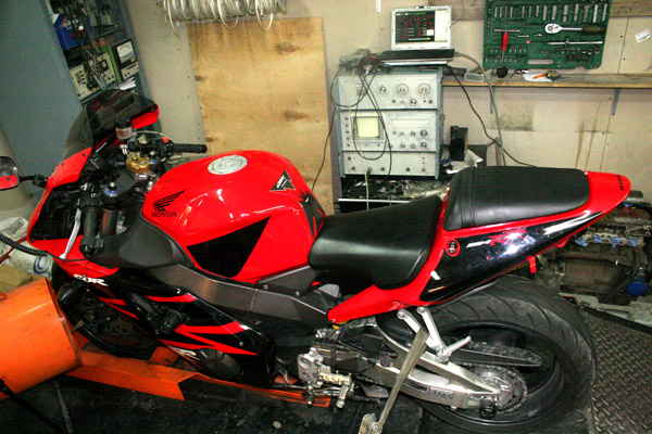 мотоцикл cbr954